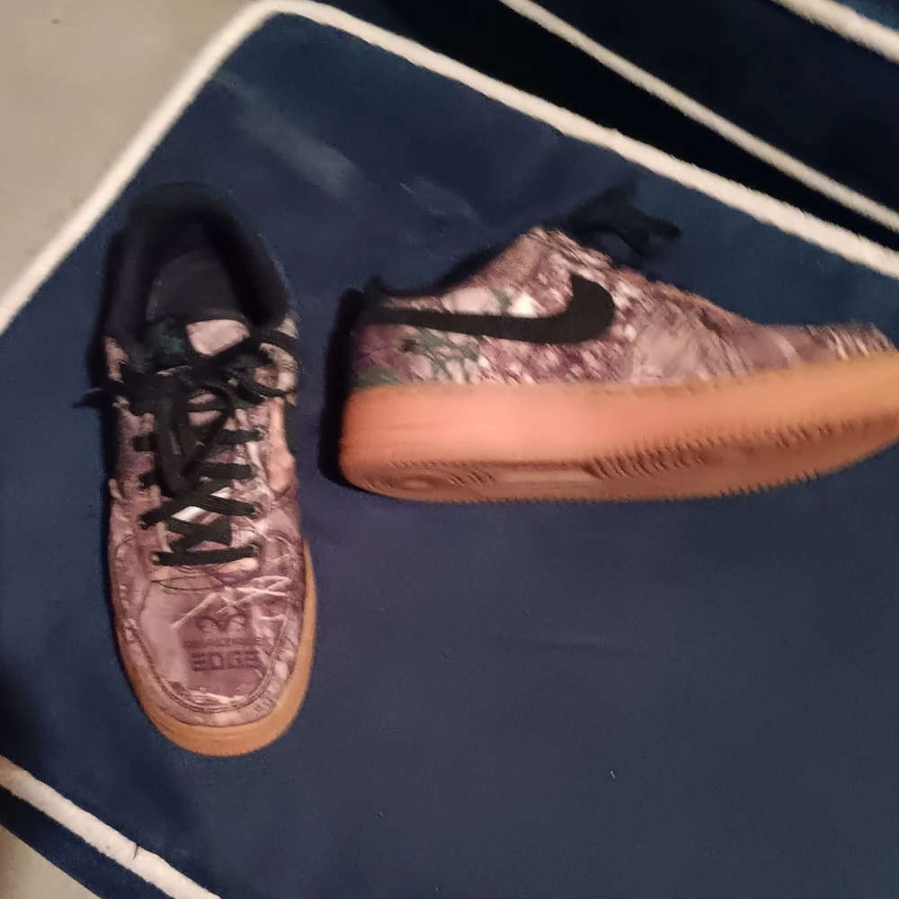 Nike Airforce 1 sneakers  6.5 men 8 women Woodland